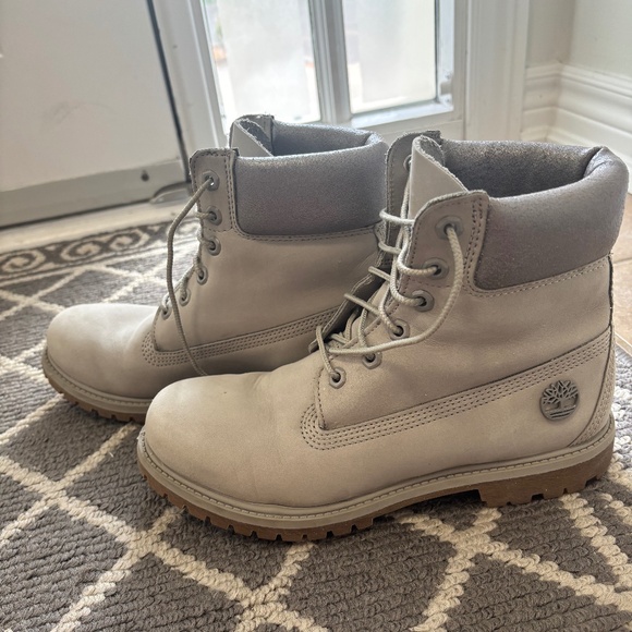 Women’s Grey Timberland Boots - Picture 1 of 7